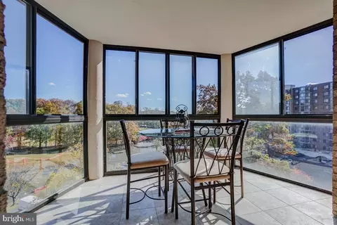 Dining - 15101 Interlachen Dr #1-625, Silver Spring, MD 20906 photo 1 of 5