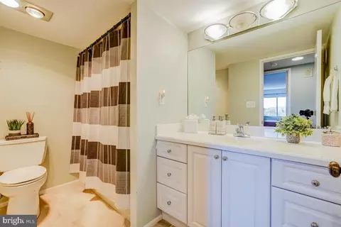 Bath - 15101 Interlachen Dr #1-625, Silver Spring, MD 20906 photo 2 of 3