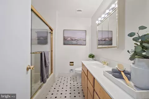 Bath - 14820 Cobblestone Dr, Silver Spring, MD 20905 photo 3 of 3