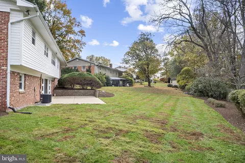 Exterior - 14820 Cobblestone Dr, Silver Spring, MD 20905 photo 5 of 8