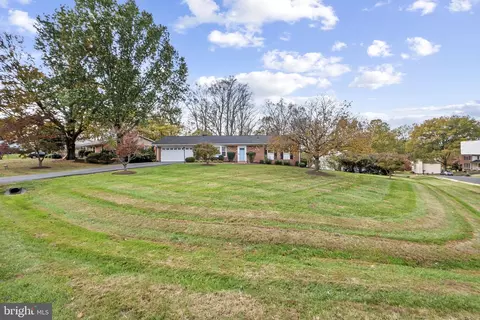 Exterior - 14820 Cobblestone Dr, Silver Spring, MD 20905 photo 7 of 8