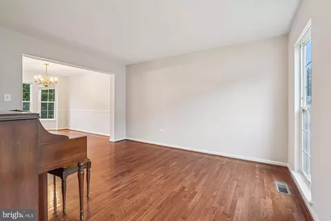 20820 Tall Forest Dr, Germantown, MD 20876 photo 9