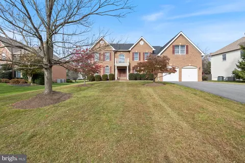 3817 Park Lake Dr, Rockville, MD 20853