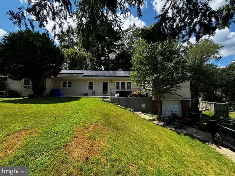 2 Piping Rock Dr, Silver Spring, MD 20905 photo 1