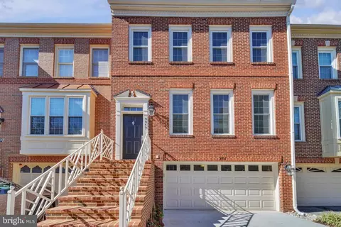 9957 Foxborough Cir, Rockville, MD 20850