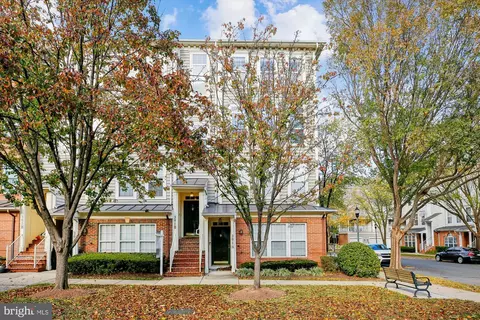 301 B Cross Green St #301-B, Gaithersburg, MD 20878