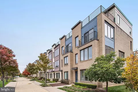 6940 Rockledge Dr, Bethesda, MD 20817