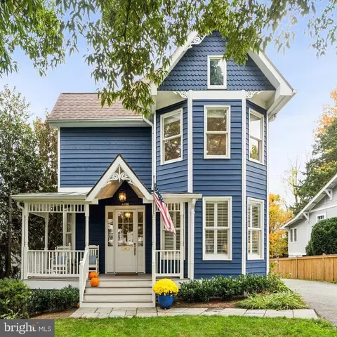 4406 Stanford St, Chevy Chase, MD 20815