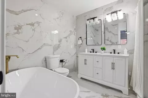 Bath - 413 Williamsburg Dr, Silver Spring, MD 20901 photo 2 of 4