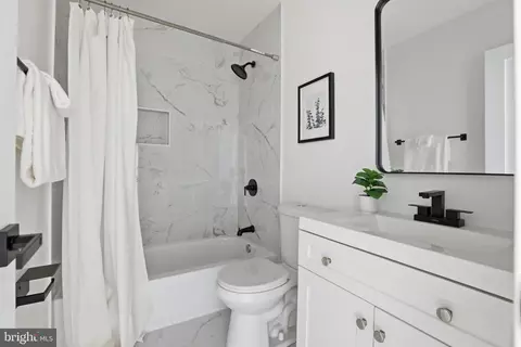 Bath - 413 Williamsburg Dr, Silver Spring, MD 20901 photo 1 of 4
