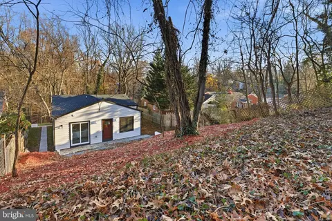 Exterior - 413 Williamsburg Dr, Silver Spring, MD 20901 photo 6 of 8