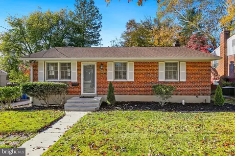 4608 Olden Rd, Rockville, MD 20852