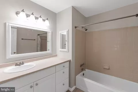 Bath - 1006 Windrush Ln #21, Sandy Spring, MD 20860 photo 2 of 2