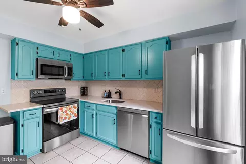 Kitchen - 1006 Windrush Ln #21, Sandy Spring, MD 20860 photo 2 of 2
