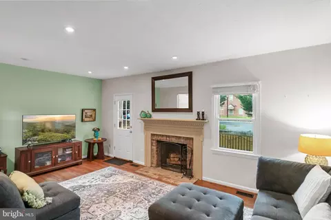 Living - 1006 Windrush Ln #21, Sandy Spring, MD 20860 photo 1 of 1