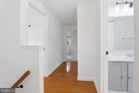 Entry Way - 1261 Cavendish Dr, Silver Spring, MD 20905 photo 3 of 3