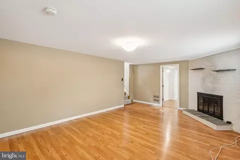Living - 10109 Renfrew Rd, Silver Spring, MD 20901 photo 9 of 10
