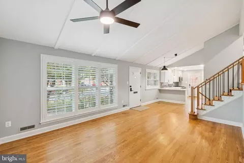 Living - 10109 Renfrew Rd, Silver Spring, MD 20901 photo 1 of 10