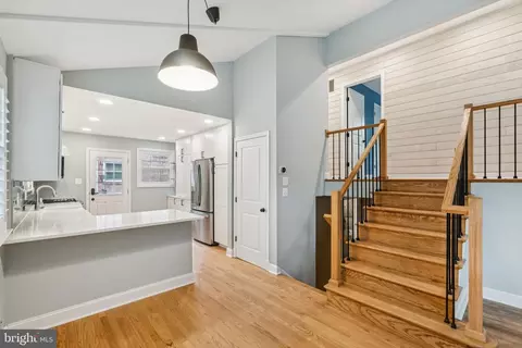 Entry Way - 10109 Renfrew Rd, Silver Spring, MD 20901 photo 5 of 7