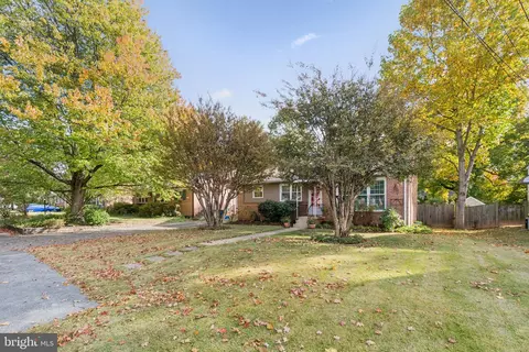 Exterior - 10109 Renfrew Rd, Silver Spring, MD 20901 photo 10 of 11