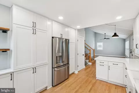 Entry Way - 10109 Renfrew Rd, Silver Spring, MD 20901 photo 1 of 7