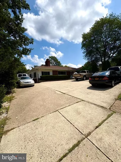 10229 Green Forest Dr, Silver Spring, MD 20903 photo 2