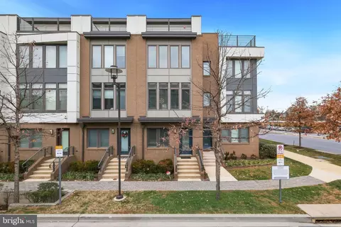 8033 Tribeca St, Derwood, MD 20855