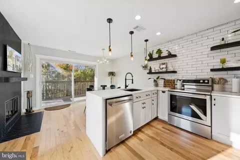 18200 Windsor Hill Dr #301B, Olney, MD 20832