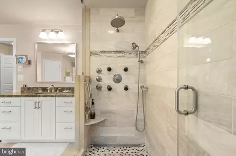 Bath - 7828 Stable Way, Potomac, MD 20854 photo 3 of 7