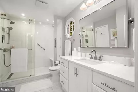 Bath - 7828 Stable Way, Potomac, MD 20854 photo 6 of 7