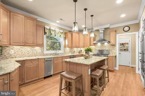 Kitchen - 7828 Stable Way, Potomac, MD 20854 photo 2 of 4