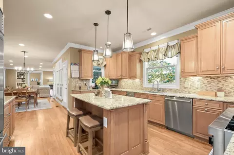 Kitchen - 7828 Stable Way, Potomac, MD 20854 photo 3 of 4