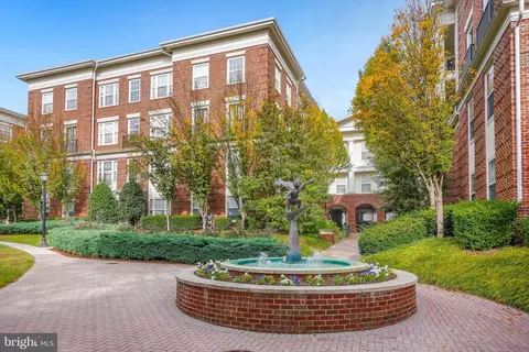 27 Booth St #345, Gaithersburg, MD 20878