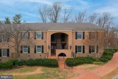 5704 Brewer House Cir #101, North Bethesda, MD 20852