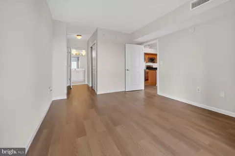 7915 Eastern Ave #1114, Silver Spring, MD 20910 photo 14