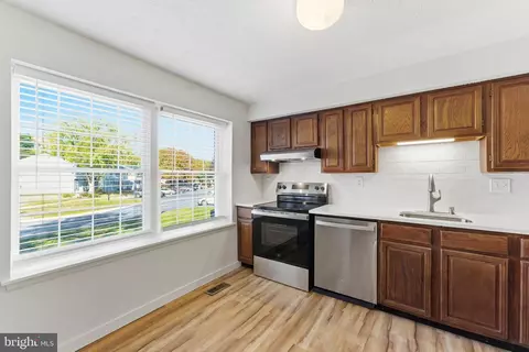 Kitchen - 1271 Twig Ter, Silver Spring, MD 20905 photo 3 of 5