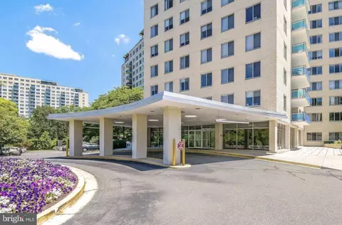 10401 Grosvenor Pl #328, North Bethesda, MD 20852