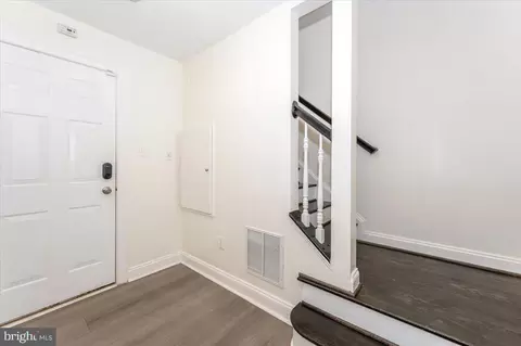 Entry Way - 593 Cedar Spring St, Gaithersburg, MD 20877 photo 2 of 10