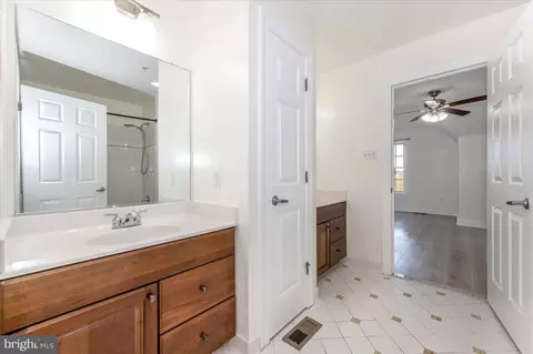 Entry Way - 593 Cedar Spring St, Gaithersburg, MD 20877 photo 9 of 10