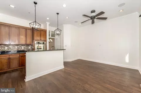 Living - 593 Cedar Spring St, Gaithersburg, MD 20877 photo 4 of 5