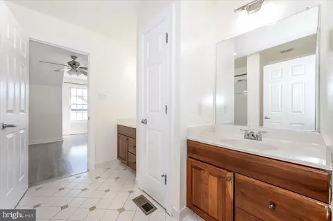 Entry Way - 593 Cedar Spring St, Gaithersburg, MD 20877 photo 10 of 10
