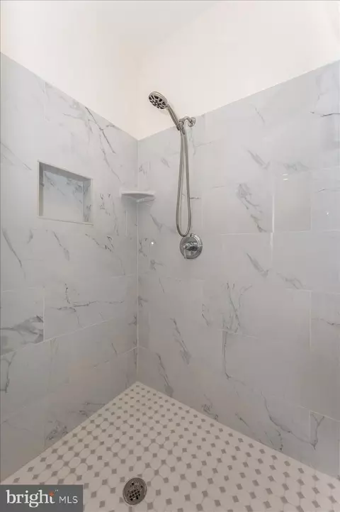 Bath - 593 Cedar Spring St, Gaithersburg, MD 20877 photo 4 of 4