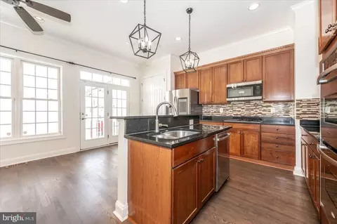 Kitchen - 593 Cedar Spring St, Gaithersburg, MD 20877 photo 3 of 5