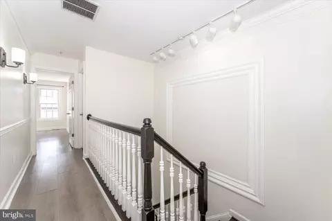 Entry Way - 593 Cedar Spring St, Gaithersburg, MD 20877 photo 6 of 10
