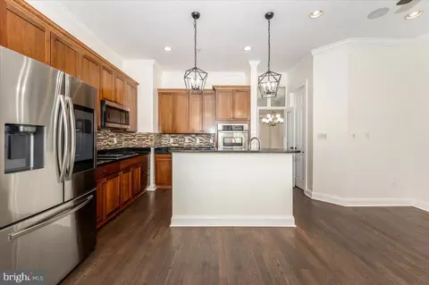 Kitchen - 593 Cedar Spring St, Gaithersburg, MD 20877 photo 2 of 5