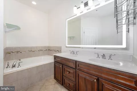 Bath - 593 Cedar Spring St, Gaithersburg, MD 20877 photo 2 of 4