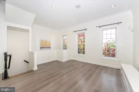 Living - 593 Cedar Spring St, Gaithersburg, MD 20877 photo 2 of 5