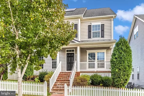 22363 Sweetspire Dr, Clarksburg, MD 20871