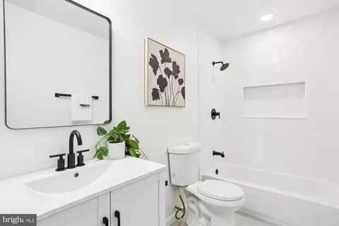 Bath - 13165 Broadmore Rd, Silver Spring, MD 20904 photo 2 of 4