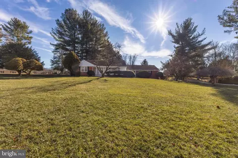 412 Vierling Dr, Silver Spring, MD 20904 photo 4